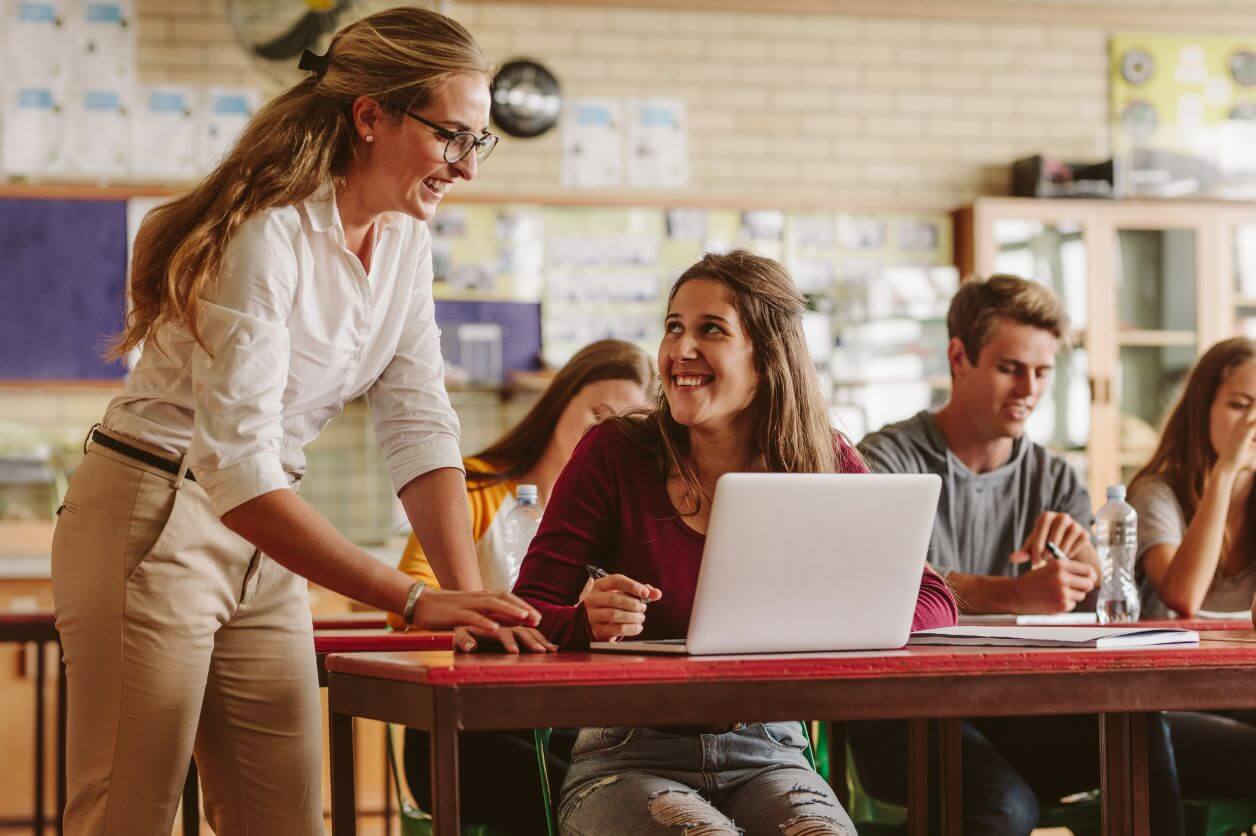 Top 7 Tips on How To Prevent Varicose Veins When Standing All Day